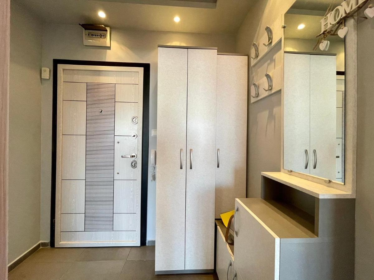 Апартамент Чаролит / Apartment Charoite بورغاس المظهر الخارجي الصورة