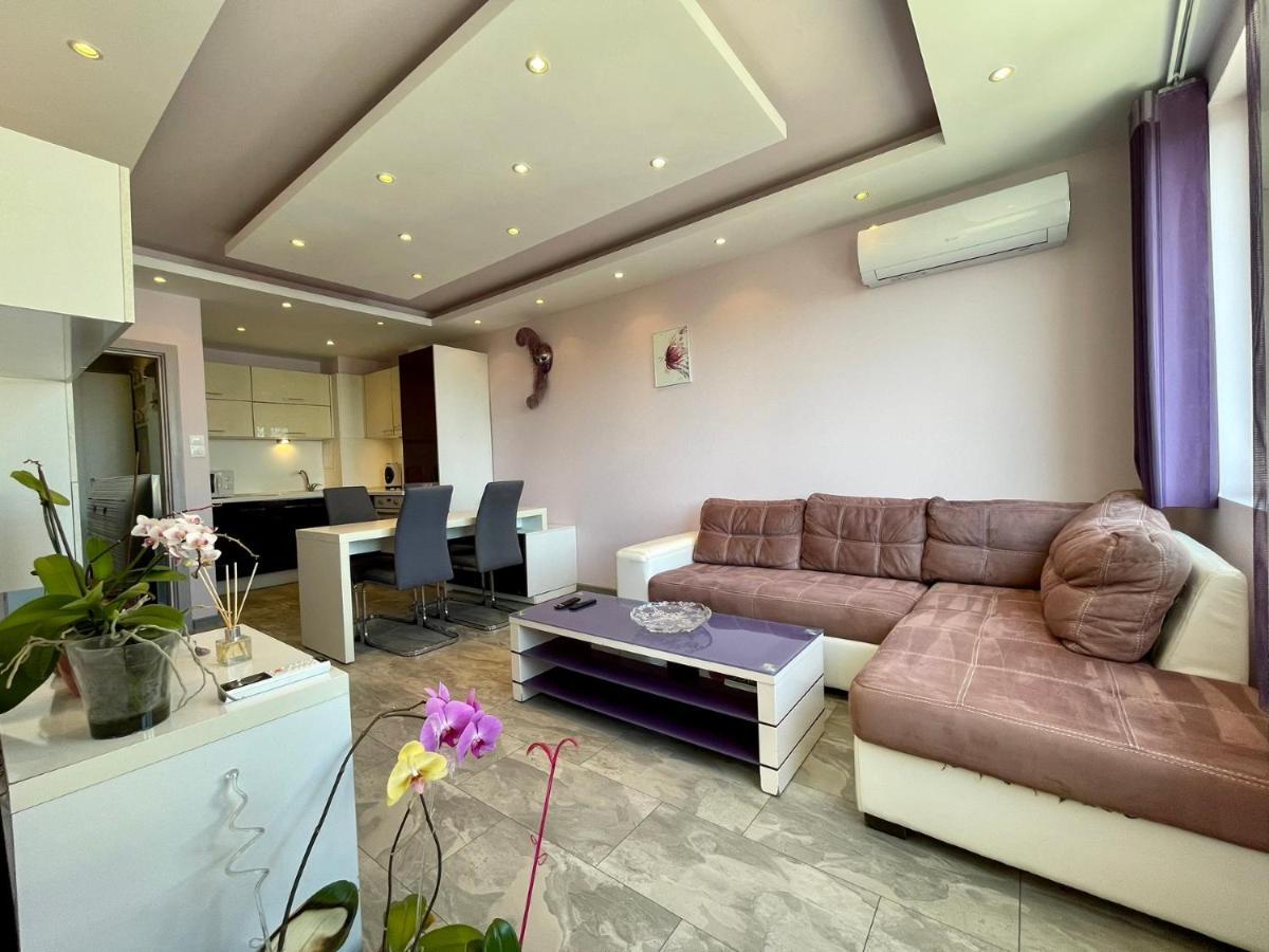 Апартамент Чаролит / Apartment Charoite بورغاس المظهر الخارجي الصورة